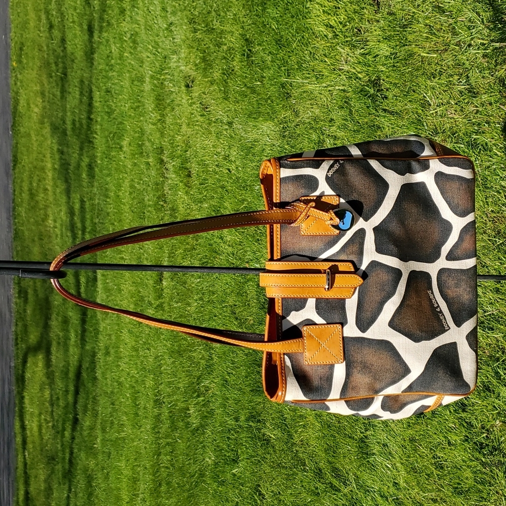 NWOT - DOONEY AND BOURKE GIRAFFE ANIMAL PURSE CANVAS WITH TAN LEATHER TRIM